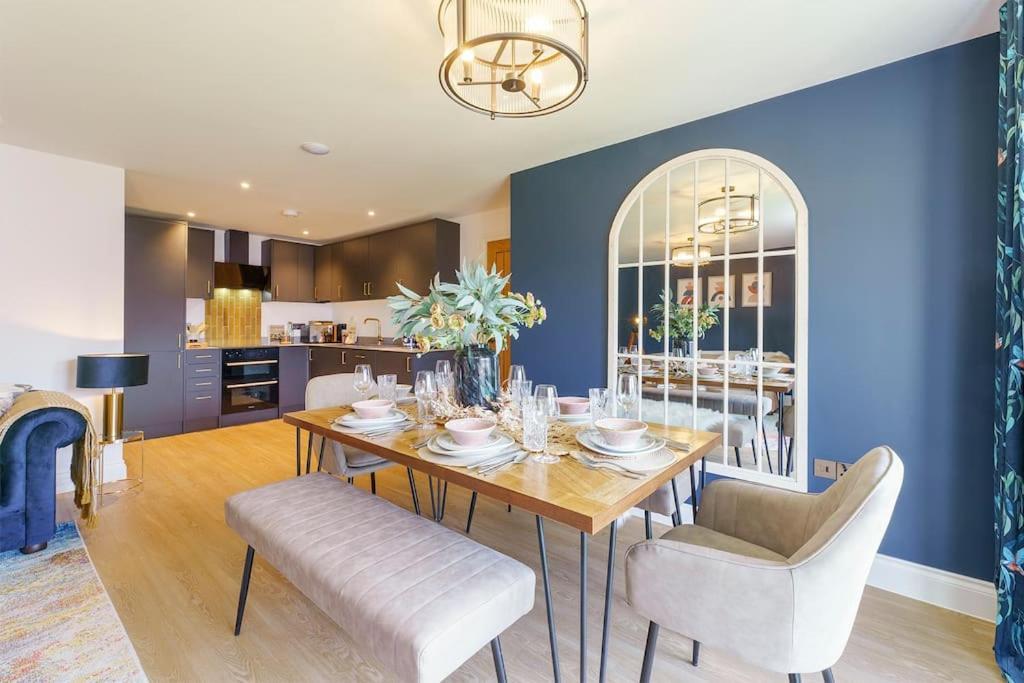 Darlington - 2 Bedroom Luxury Apartment By Mint Stays Bristol Exterior photo