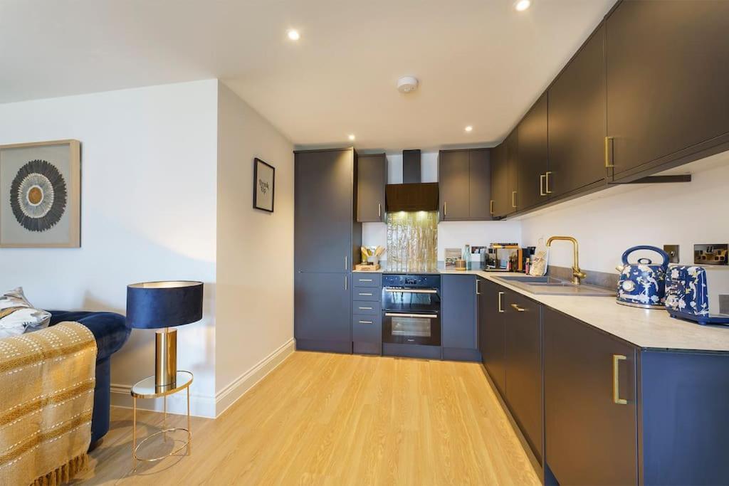 Darlington - 2 Bedroom Luxury Apartment By Mint Stays Bristol Exterior photo